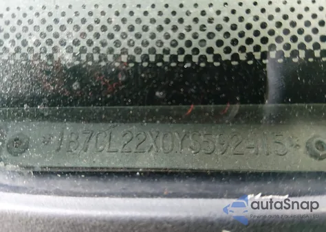 2000 Dodge Dakota Slt/Sport from USA, damaged, VIN 1B7GL22X0YS592415